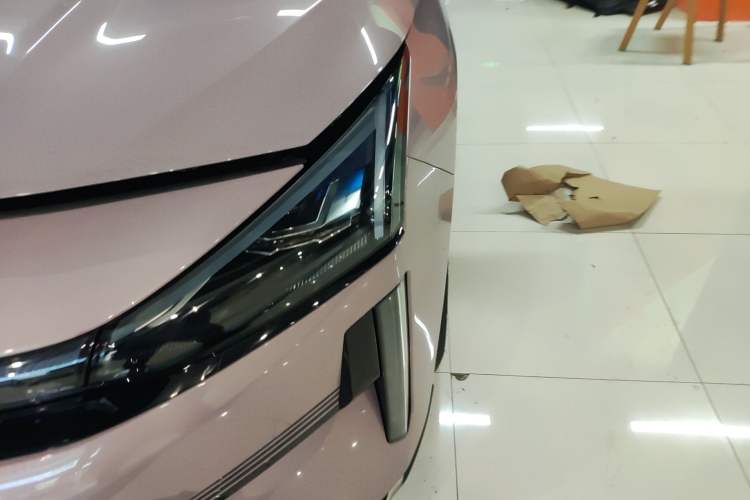 Used  L6 2024 125km Creative Edition