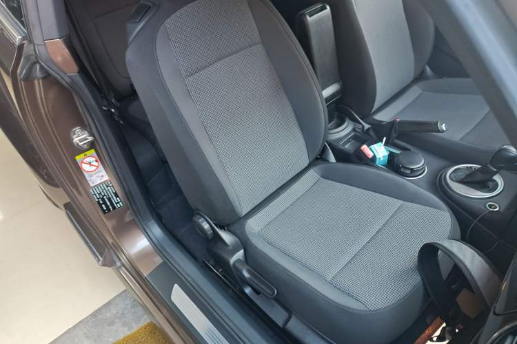 Used Volkswagen Beetle 2015 180TSI model
