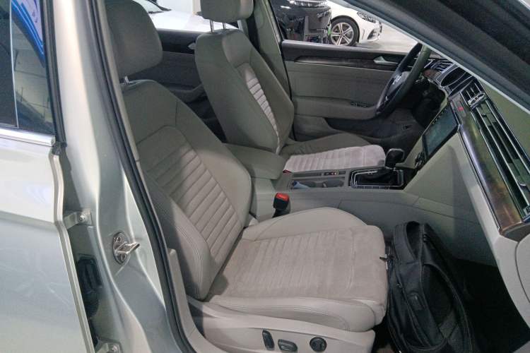 Used Volkswagen Magotan 2017 330TSI DSG Luxury Model
