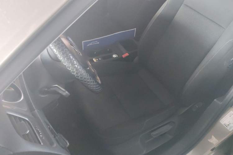 Used Volkswagen Golf 2016 1.6L Automatic Fashion Model
