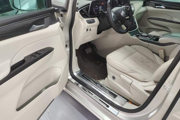 Used Buick GL8 2020 ES Land Cruiser 653T Comfort Edition