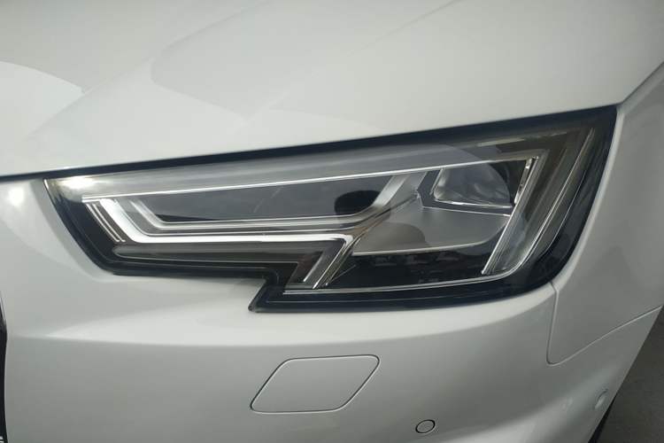 Used Audi A4L 2019 40 TFSI Fashion Edition China VI Emission Standard
