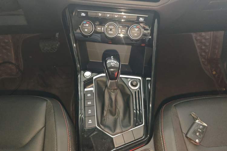 Used Volkswagen Tayron 2019 330TSI Two-Wheel Drive Luxury Model China VI Standard