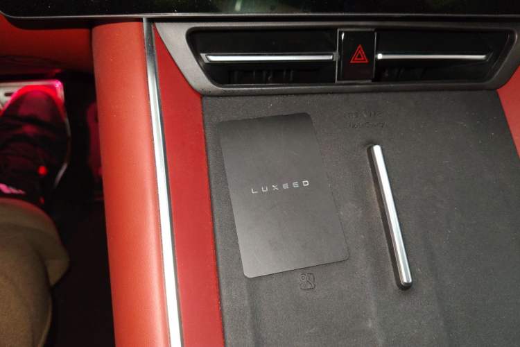 Used Hima Luxeed S7 2025 785 km Ultra