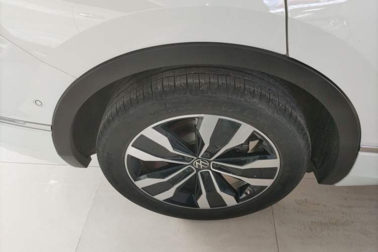 Used Volkswagen Tiguan L 2024 330TSI Automatic Two-Wheel Drive R-Line Enhanced Edition