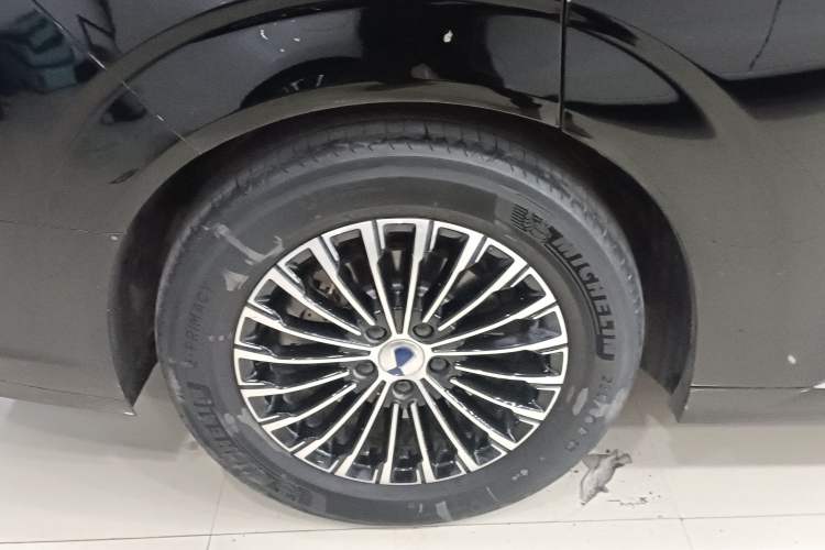 Used Denza D9 2022 DM-i 970 Four-Wheel Drive Prestige Model