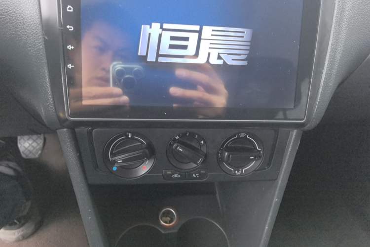 Used Volkswagen Polo 2014 1.4L Manual Fashion Edition
