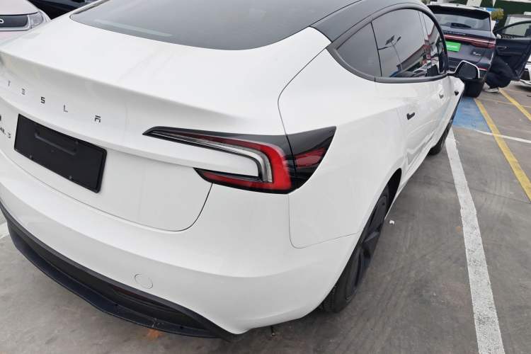 Used Tesla Model 3 2023 Rear-Wheel-Drive Version
