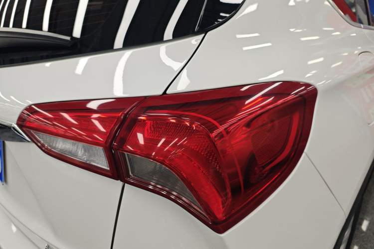 Used Buick Envision 2018 20T Two-Wheel-Drive Elite Model
