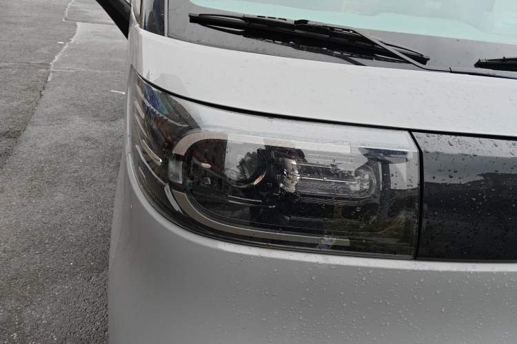 Used SAIC MAXUS Dana V1 
