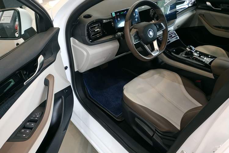 Used BYD Qin PLUS 2024 HONOR Edition DM-i 55KM Leading Model
