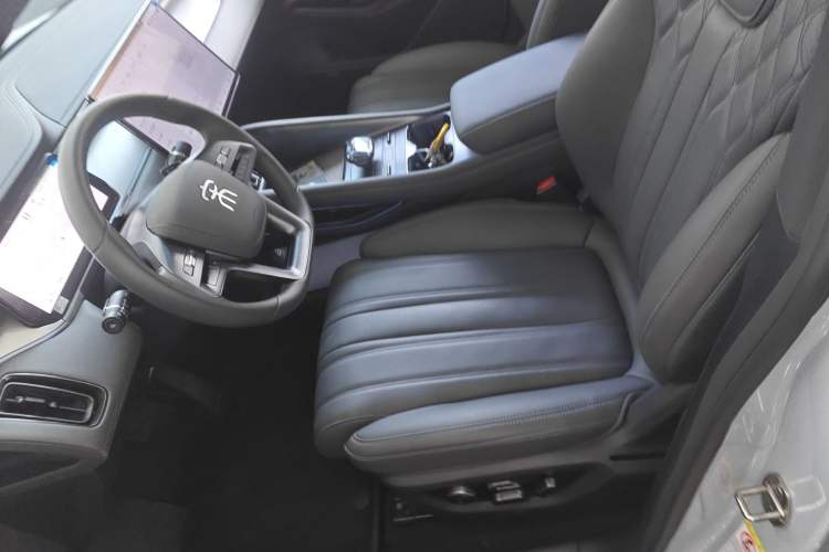 Used BYD Song L EV 2025 Intelligent Driving Version 662 km LiDAR Excellence Edition
