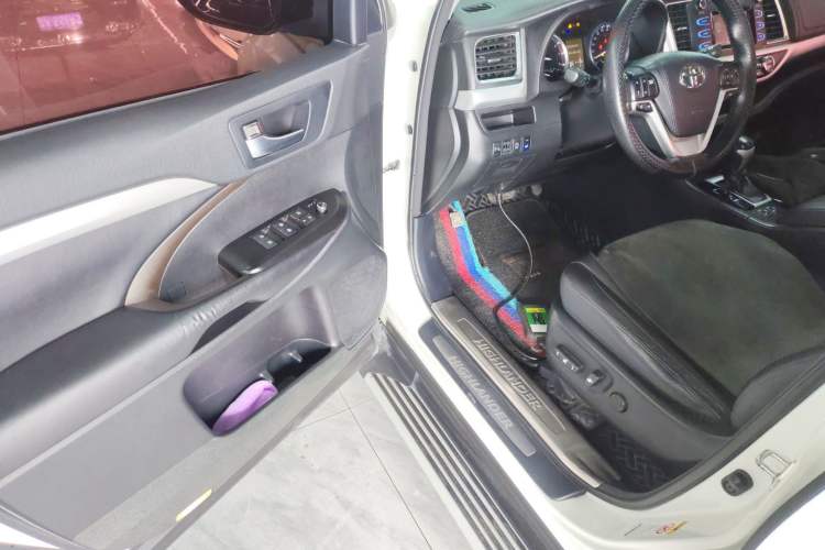 Used Toyota Highlander 2017 2.0T Four-Wheel Drive Luxury Edition 7 Seats
