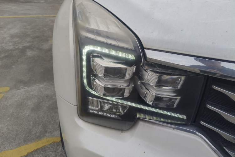 Used GAC Trumpchi GS8 2017 320T Two-Wheel Drive Luxury Smart Connectivity Version (7 Seats)
