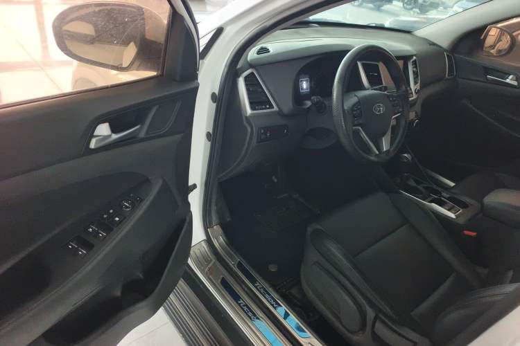 Used Hyundai Tucson 2015 1.6T Dual-Clutch Two-Wheel-Drive Smart Model
