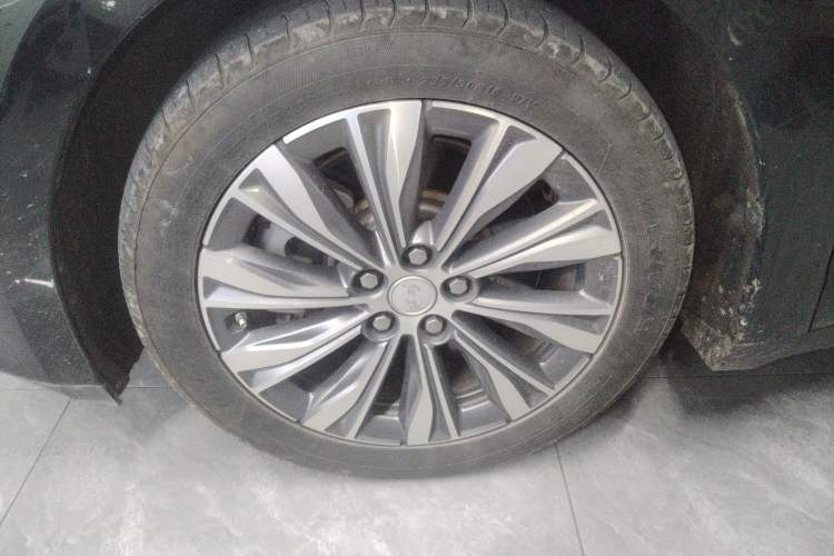 Used Hongqi E-QM5 2022 431 km Charge & Enjoy Edition
