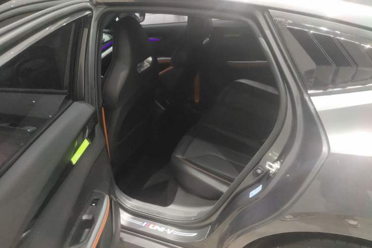 Used Changan UNI-V 2023 1.5T Prestige Model
