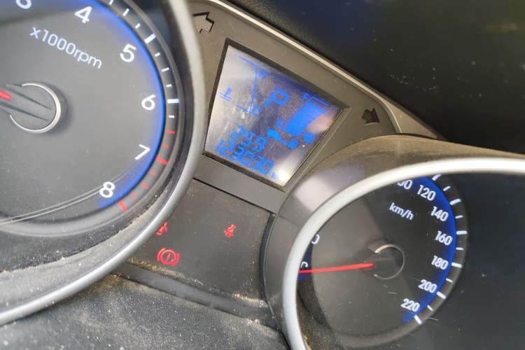 Used Hyundai ix35 2013 2.0L Automatic Two-Wheel Drive Smart GLS China IV Standard
