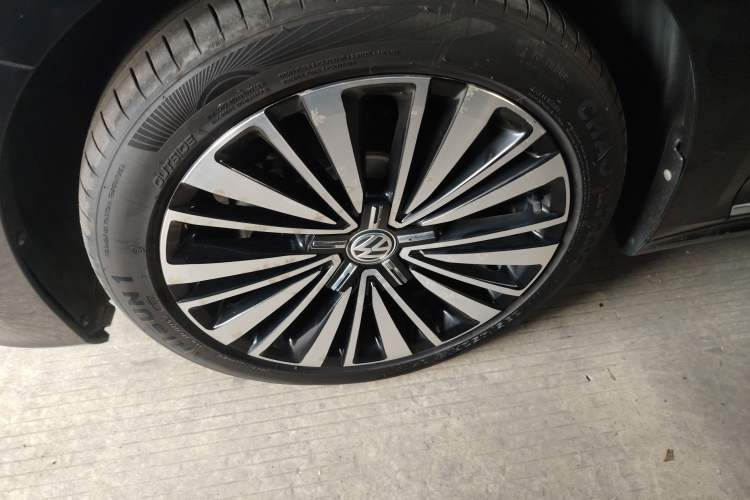 Used Volkswagen Passat 2019 330TSI Luxury Edition China VI Standard
