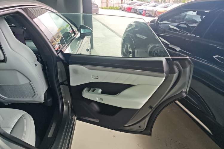 Used Zeekr 001 2025 WE Edition 100 kWh Rear-Wheel Drive
