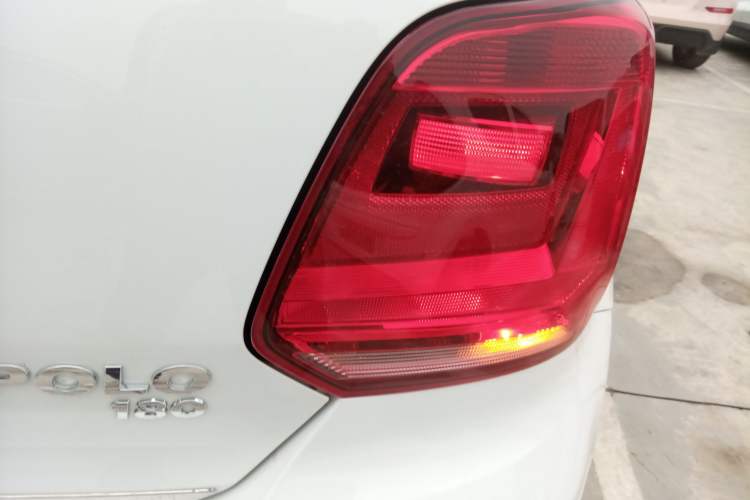 Used Volkswagen Polo 2016 1.6L Automatic Comfort Model
