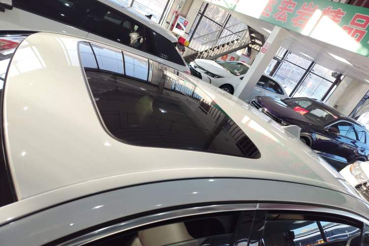 Used BMW 5 Series 2014 525Li Luxury Design Package
