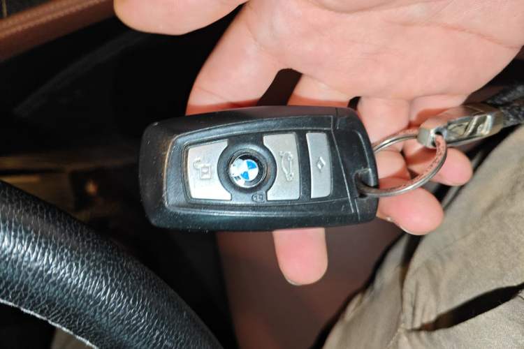 Used BMW 5 Series 2014 520Li Elegant Model
