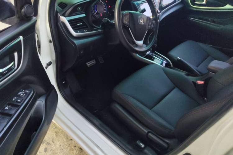 Used Honda Crider 2015 1.8L automatic comfort version
