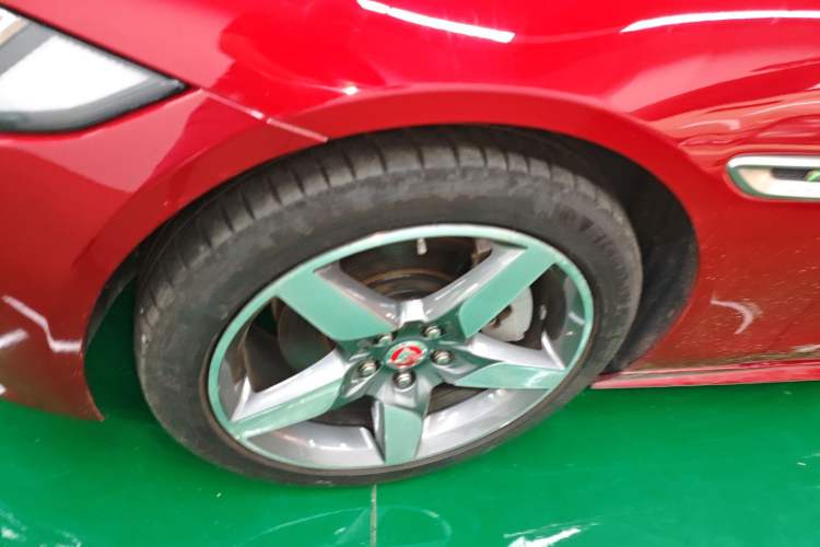 Used Jaguar XE 2017 2.0T 200 PS R-Sport
