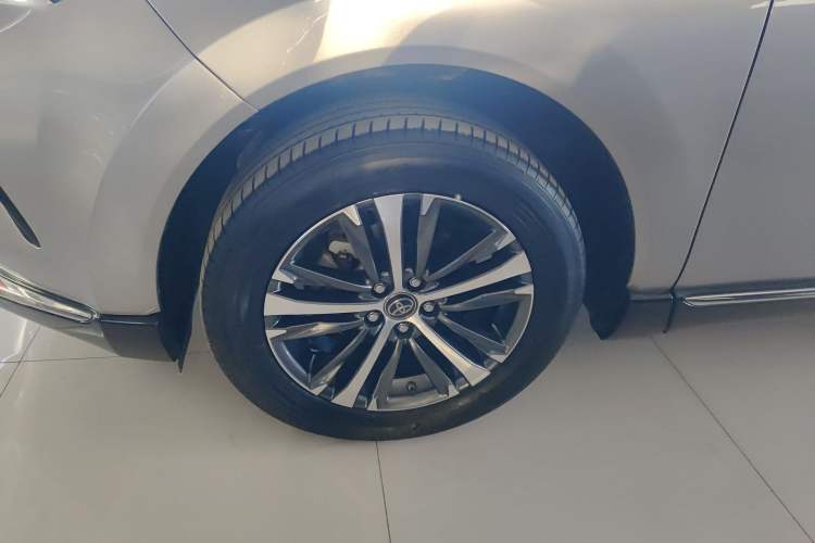 Used Toyota Venza 2023 2.0L CVT Two-Wheel Drive Luxury Edition
