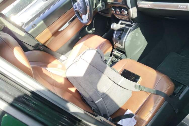 Used  Compass 2014 2.4L four-wheel drive luxury navigation version
