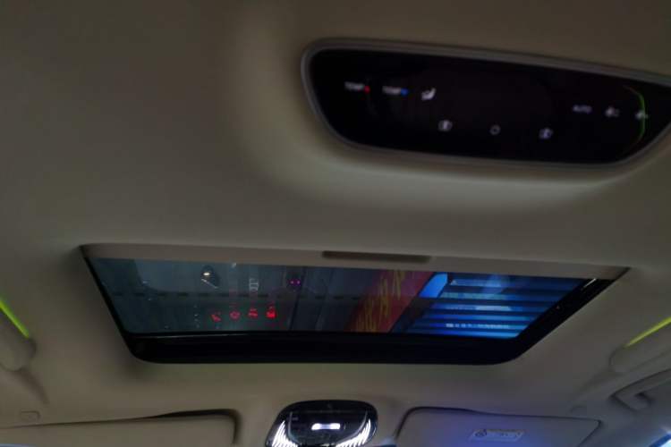 Used VOYAH Dream 2022 0-Carbon Edition Dream+ Smart Enjoyment Package 475 km
