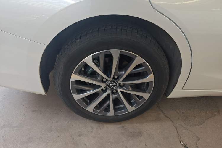 Used Lexus ES 2023 200 Excellence Edition