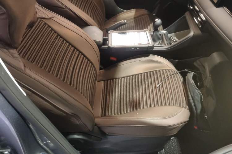 Used Roewe i5 2023 1.5L Manual Comfort Edition
