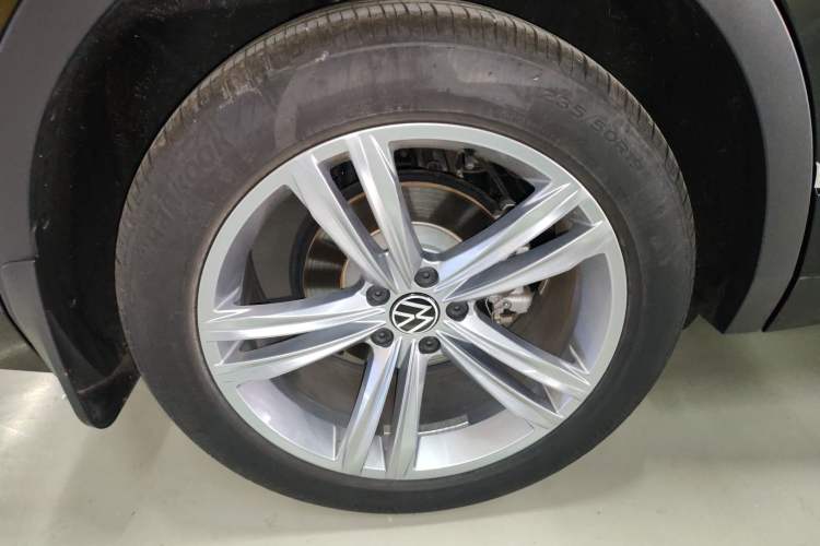 Used Volkswagen Tiguan L 2023 330TSI Automatic Two-Wheel Drive R-Line Enjoyment Edition
