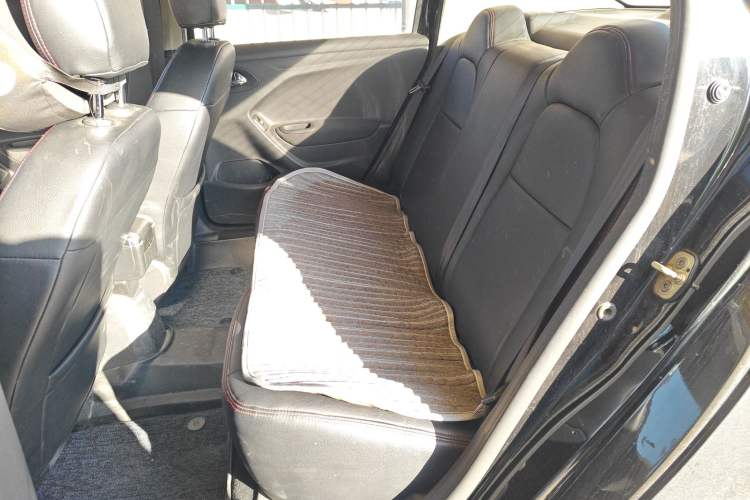 Used Citroen Elysee 2015 Zhishang Edition 1.6L Manual Fashion Model