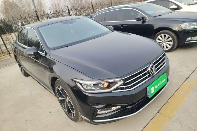 Used Volkswagen Magotan 2025 Zhongxiang Model 280TSI DSG Luxury Version
