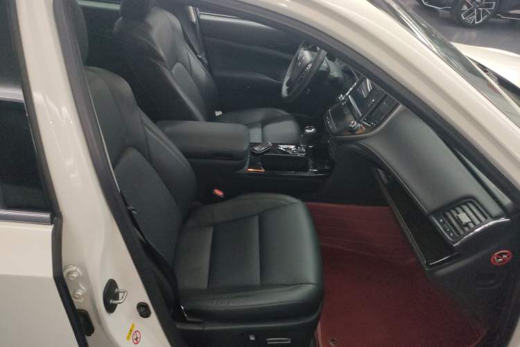 Used Toyota Crown 2015 2.5L Smart Edition
