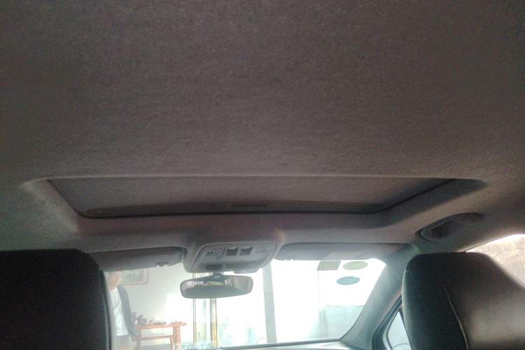 Used Chevrolet Cruze 2017 1.5L Hatchback Automatic Pioneer Sunroof Edition
