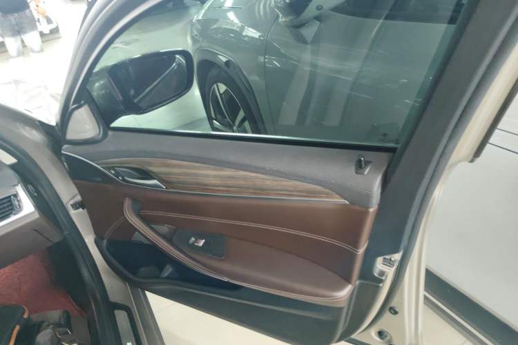 Used BMW 5 Series New Energy 2019 530Le Luxury Package
