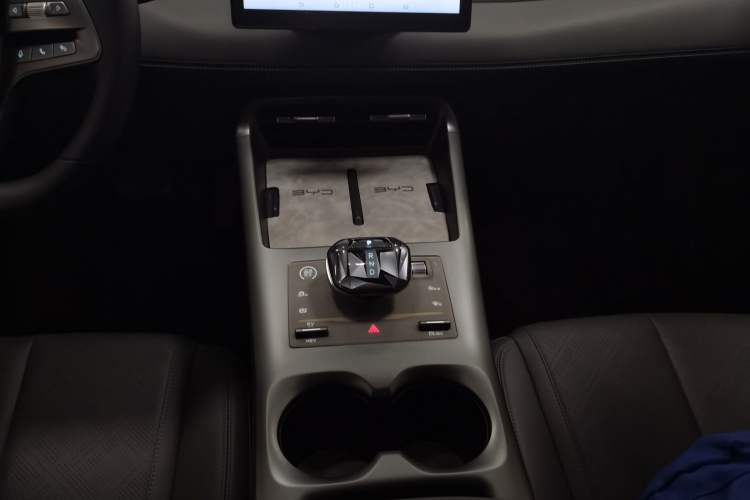 Used BYD Qin PLUS 2025 DM-i Smart Drive 55KM Leading Model