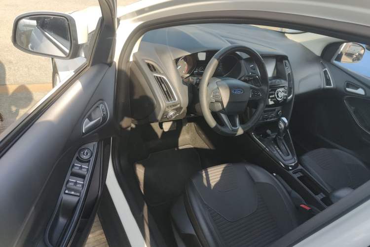 Used Ford Focus 2017 Sedan 1.6L Automatic Fashion Edition Smart Drive Version
