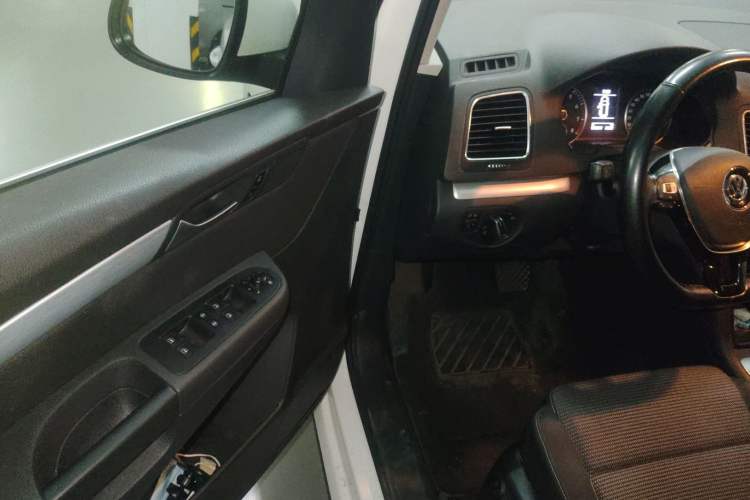 Used Volkswagen Sharan 2016 380TSI Comfort Edition 7-Seater
