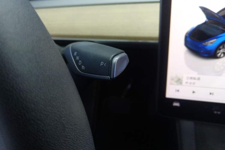 Used Tesla Model Y 2022 Long-Range All-Wheel-Drive Version
