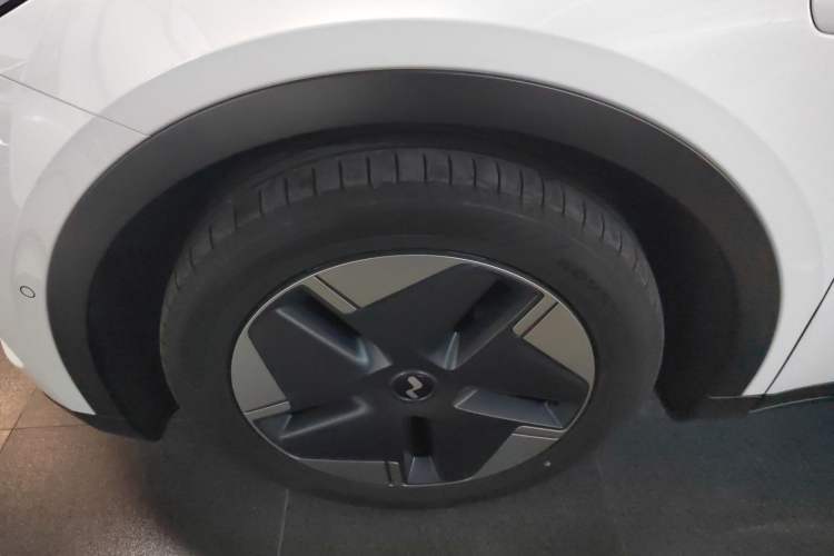 Used ONVO L60 2024 60 kWh Rear-Drive Version
