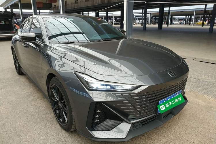 Used Changan UNI-V 2022 1.5T Prestige Version
