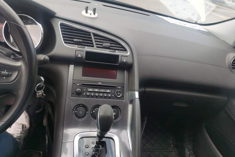 Used Peugeot 3008 2016 1.6THP Automatic Classic Edition
