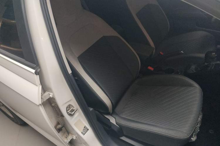 Used Volkswagen Lavida 2023 New Sharp 1.5L Automatic Excellent New Edition
