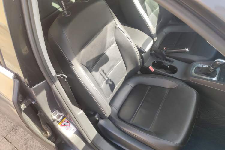 Used Volkswagen Sagitar 2014 Revised Version 1.4TSI Automatic Luxury Edition
