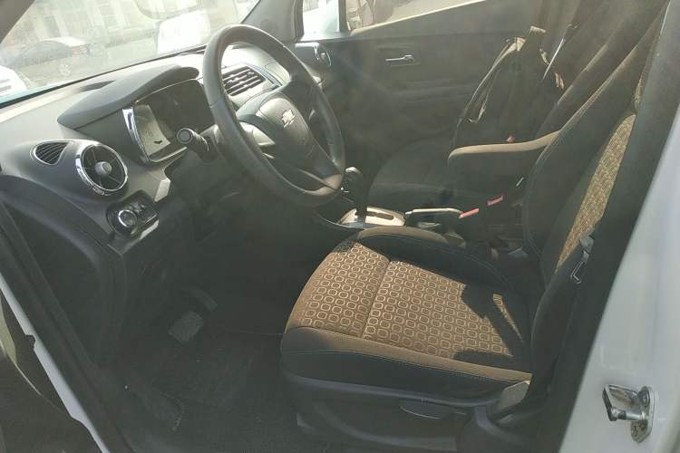 Used Chevrolet Trax 2016 1.4T Automatic Two-Wheel Drive Comfort Version with Sunroof
